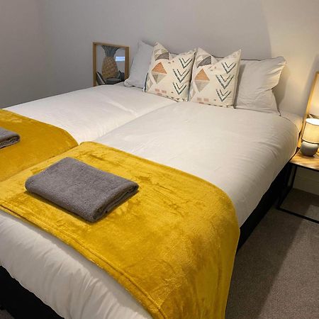 Crawley 2Bed Apartament Close To Gatwick Airport Copthorne  Extérieur photo